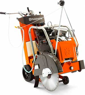 Резчик швов HUSQVARNA FS-524 в прокат в Орске. У нас лучшая цена за сутки! Возможность взять в аренду с выгодной скидкой до 40% при экспресс доставке 24/7. И помните, ночью стоимость еще дешевле на 30%! #арендапрокат #виброплита #выгодно
